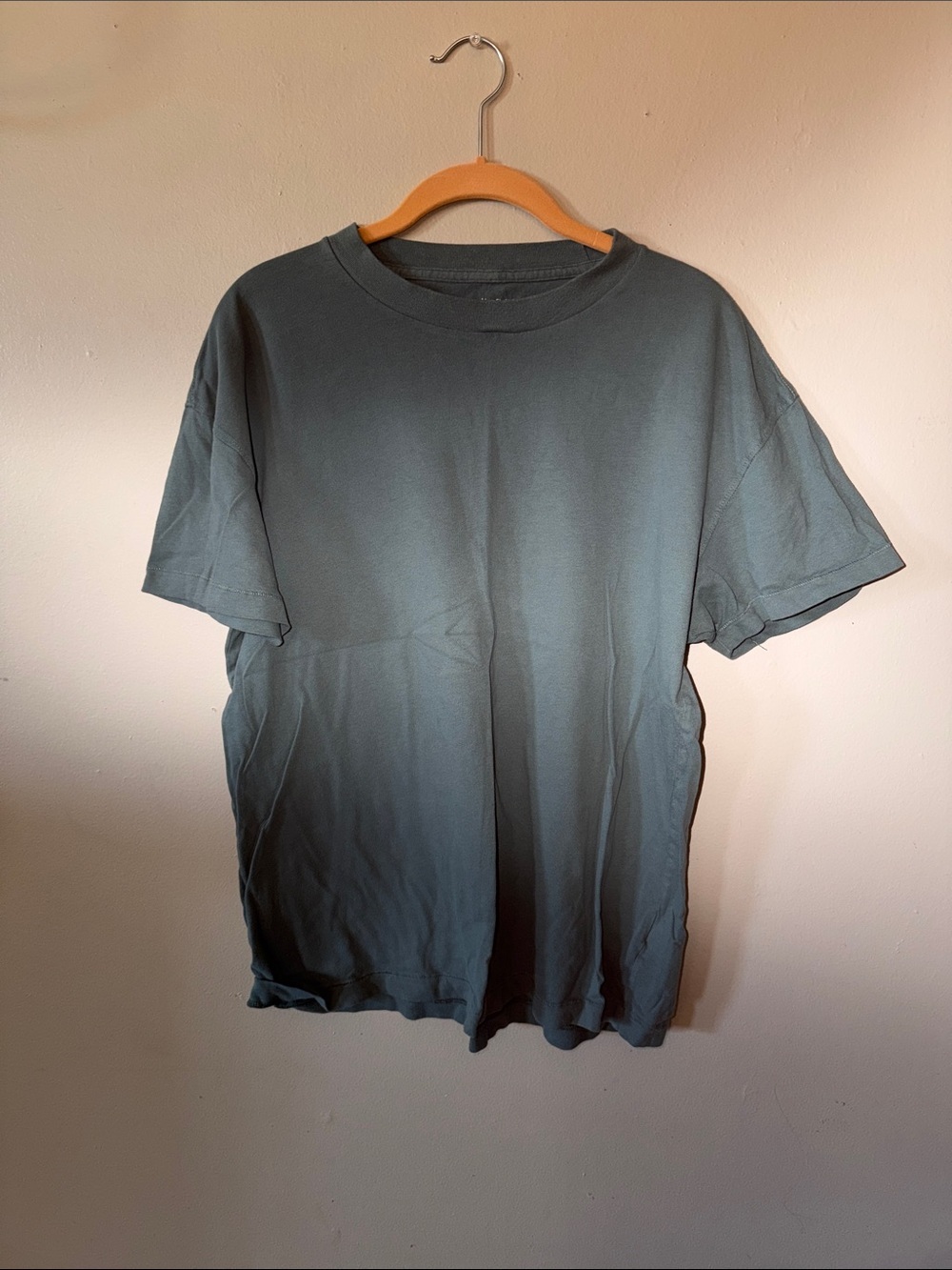 Abercrombie and Fitch Men's Short Sleeve Crewneck Tee in Slate Green